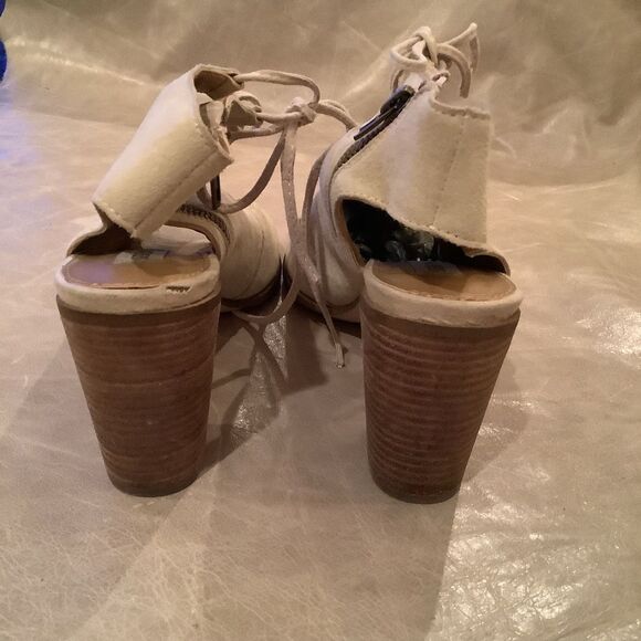 Steve Madden Nilunda Tan Suede Lace Up High Heel Sandals 8 - Picture 4 of 11